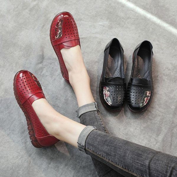 

spring and summer new leisure leather hollow out mother's shoes hole sandal middle-aged flat shoes, Black