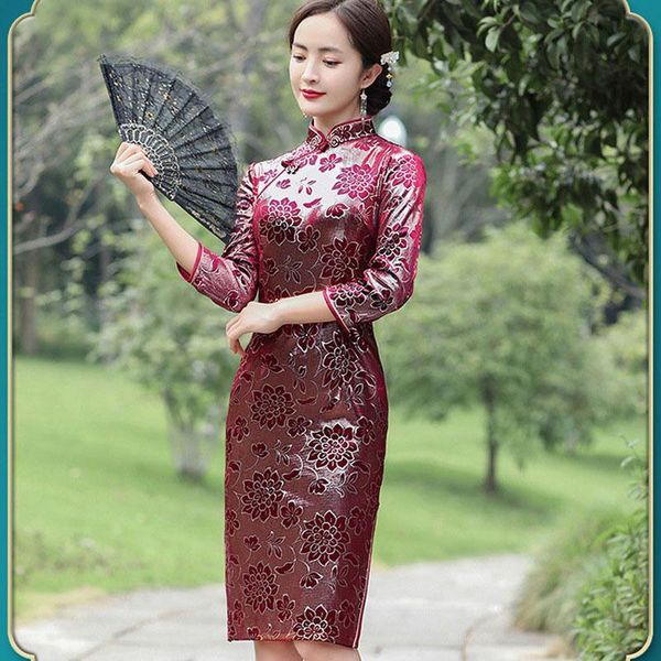 

ethnic clothing 2021 autumn and winter velvet middle-sleeved cheongsam slim short large size temperament dress national style, Red