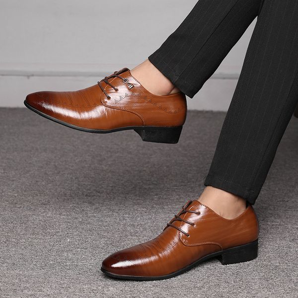 

new italian black formal shoes men loafers wedding dress shoes men patent leather oxford shoes for men chaussures hommes en cuir, Red;white