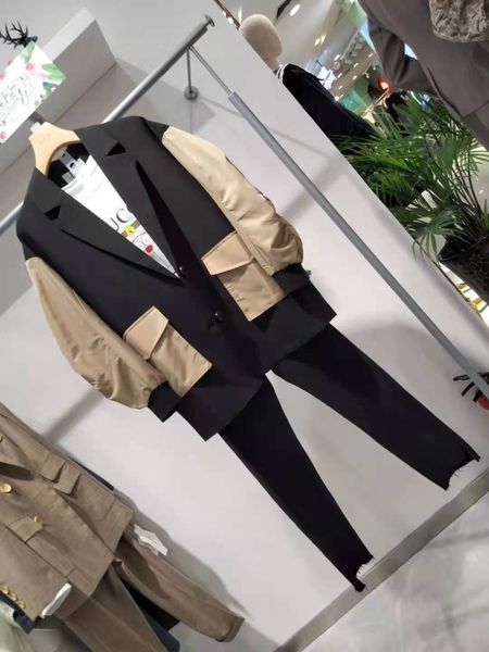 

fashionable women's jackets for 2021 new autumn season, Black;brown