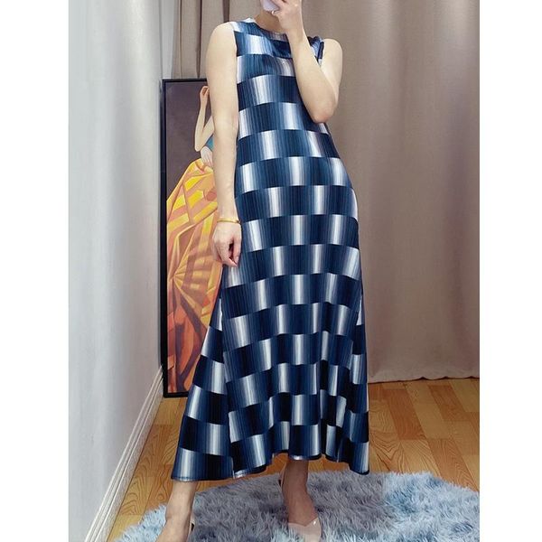 

changpleat 2021 sleeveless women dresses miyak pleated fashion plaid printing elastic waist female dress tide casual, Black;gray