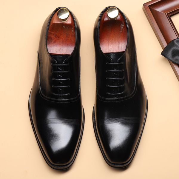 Moda Italian Men Dress Sapatos de couro genuíno Lace Up Mens Sapato para terno Office Black Oxford Man Sapatos de casamento F18