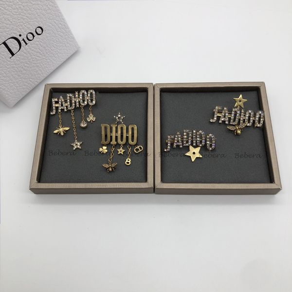 

new diamond star letter bee tassel pin of d family, Gray