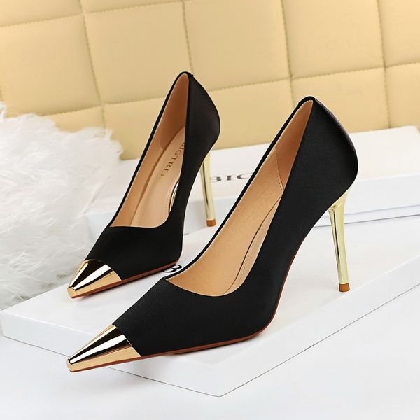 

fashionable and nightclub women's shoes are thin, metal pointed toe cap high-heeled single shoes with shallow mouth silk fabric, Black