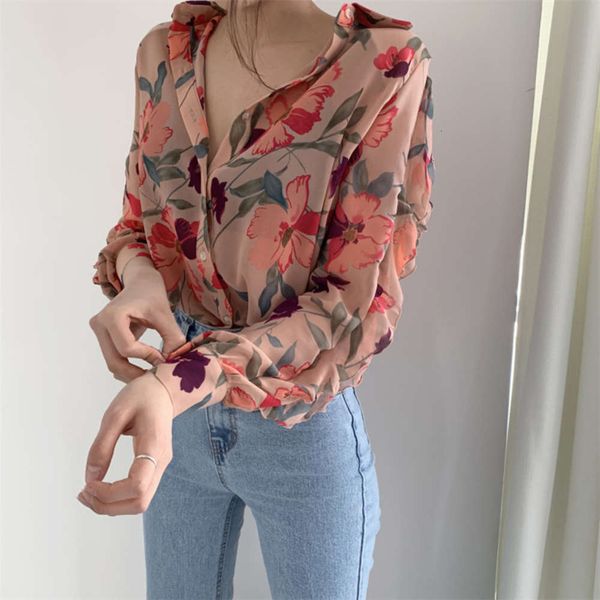 

luxury chiffon early spring 2021 new pink floral long sleeve shirt women's french foreign style design sense minority light familiar 20, White