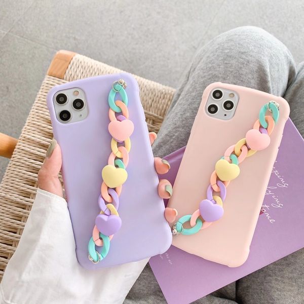 Custodia per telefono con cinturino da polso di lusso con cuore d'amore per iPhone 12 11 ProMAX X XS Max XR 7 8 Plus Cover in silicone morbido Tpu color caramella per iPhone 12 pro