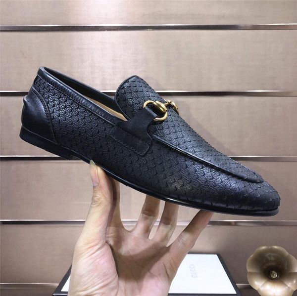 

2022 luxury designer men leather shoe snake skin prints men business dress classic style burgundy blue pointed toe lace up oxford shoes mens, Black