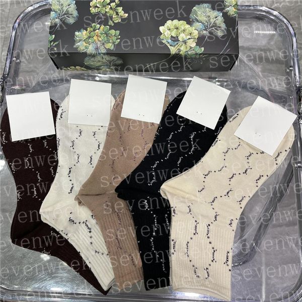 

fashion mens and womens cotton short socks classic letters breathable sock outdoor casual sports stocking four seasons, Black;white