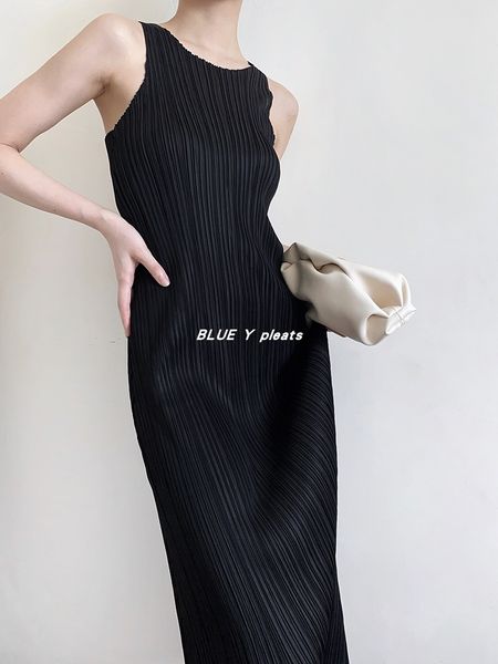 

2021 new pleated summer women temperament halter cross strap skirt design loose long sleeveless strappy 5u9z, Black;gray