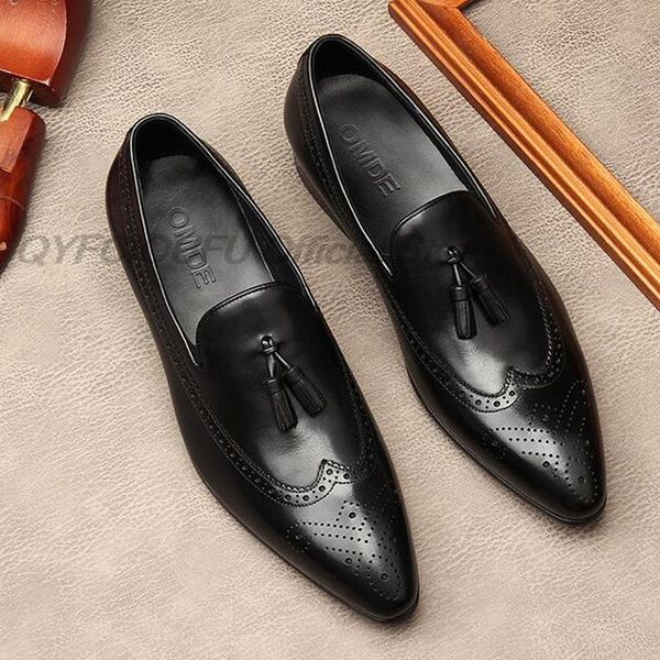 

2022 brogue shoes mens tassel loafer genuine leather black brown slip on men dress shoes pointed toe wedding formal shoes
