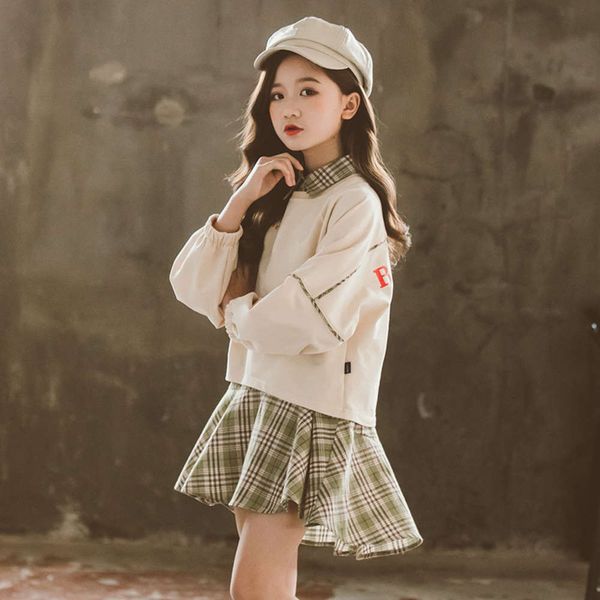 

spring 2021 girls' middle early school plush thickened long sleeve sweater plaid skirt suit two piece children's dress, White