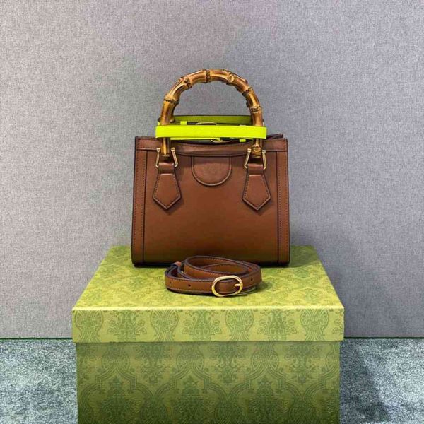 

2021 new fashion handbag, luxury design shoulder bag, comfortable wooden handle designs