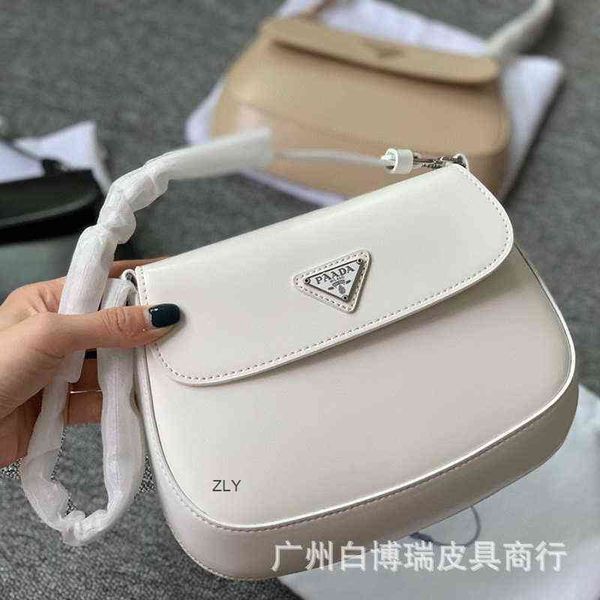 

2021 new p cleo mid ancient underarm bag senior niche design one shoulder portable leather stickzlyzly