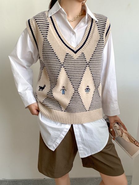 

autumn and winter 2021 european sleevels knitting diamond wool vt women's folding loose v-neck sweater vt waistcoat, Black;white
