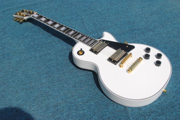 

chinese factory electric guitar mahogany body, rosewood fingerboard. 1 order