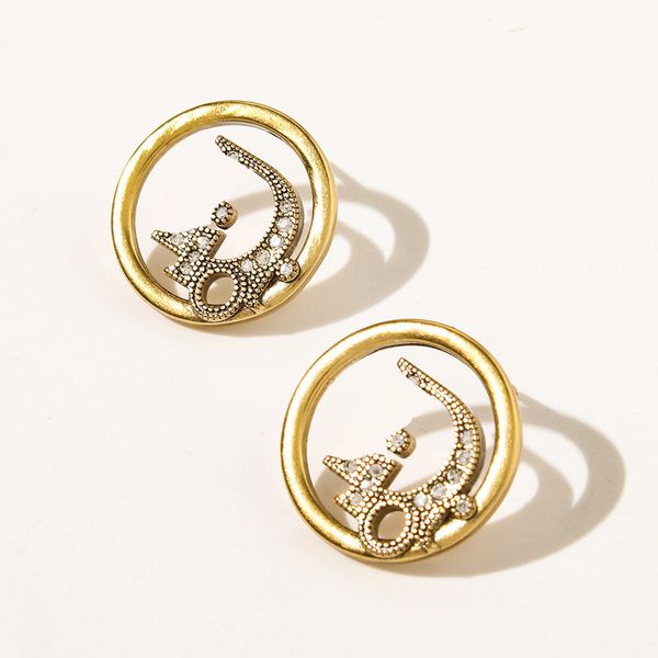

2021 new designer 2021 family letter round alloy stud earrings fashion, Golden