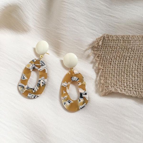 

party favor chic spring flower white turmeric color resin retro earrings ear clip