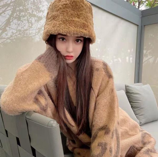 

2021 new g autumn winter women's sweaters coat fashion classic 2g brand luxry design versatile wear both side g cardigan double pocket, White;black