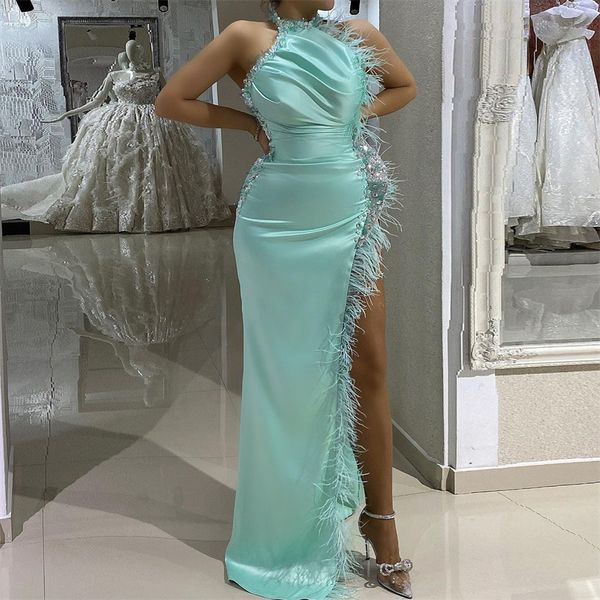 Piuma Abiti da sera verde menta Perline con scollo all'americana Abito da ballo Spacco laterale Lunghezza del pavimento Senza maniche Elegante abito da sposa formale