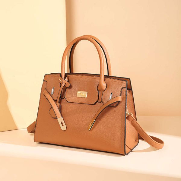 

2021 women's texture single simple trend single shoulder messenger bag