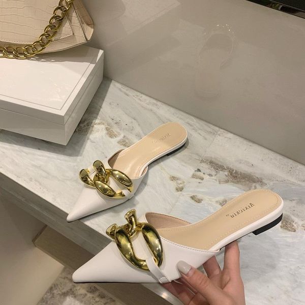 Hausschuhe 2021 Frühling Frauen Slipper Marke Gold Kette Slip Auf Maultiere Schuhe Flache Ferse Legant Spitz Damen Rutschen Sandale