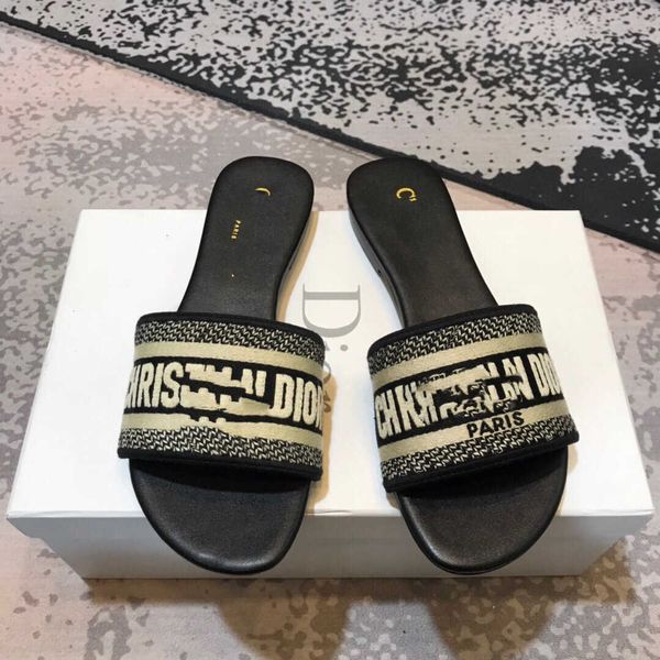 

d family's summer beach casual chine style letter embroidery flat bottomed women's sandals, Black