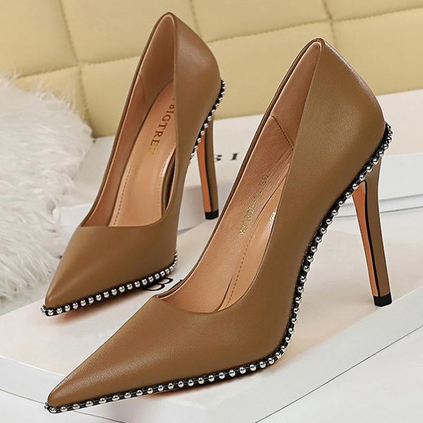 

dress shoes 2021 women 7.5cm .5cm high heels studded rivets bridal pumps lady fetish low scarpins stripper office leather, Black