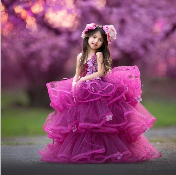 Erstaunliche Ballkleid-Blumenmädchenkleider mit Flora-Applikationen, abgestufte Rüschen, Erstkommunionkleid, Sommer, ärmellos, für Kinder, bauschig, Partykleidung