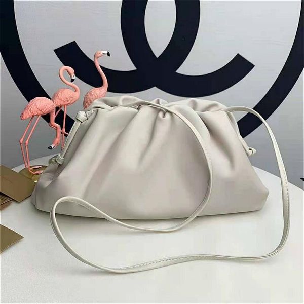

designer cowhide small size cloud shape handbag crossbody bags sweet fashion and chic pleated simple designer bag wholesale
