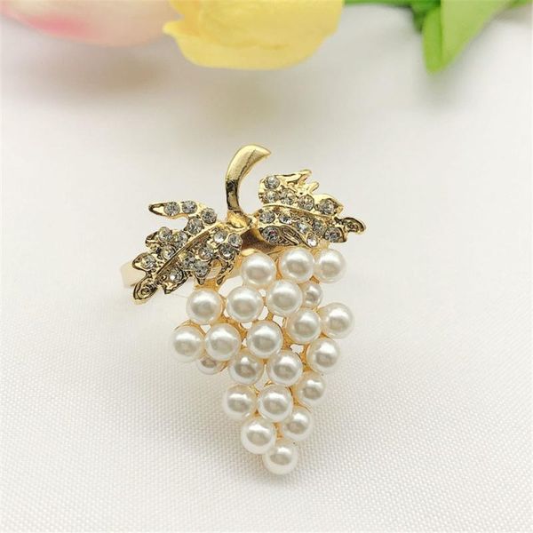 

napkin rings 10pcs high-end el tableware fruit grape buckle pearl ring cloth model room decoration