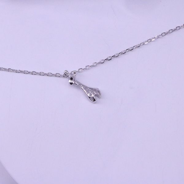 

silver giraffe necklace
