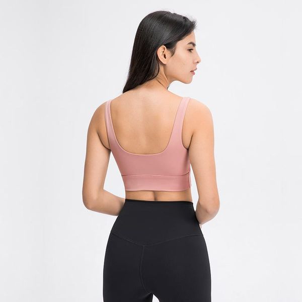 

yoga outfit simple and fashionable u-shape sports bra with collection of accessory breast outdoor running