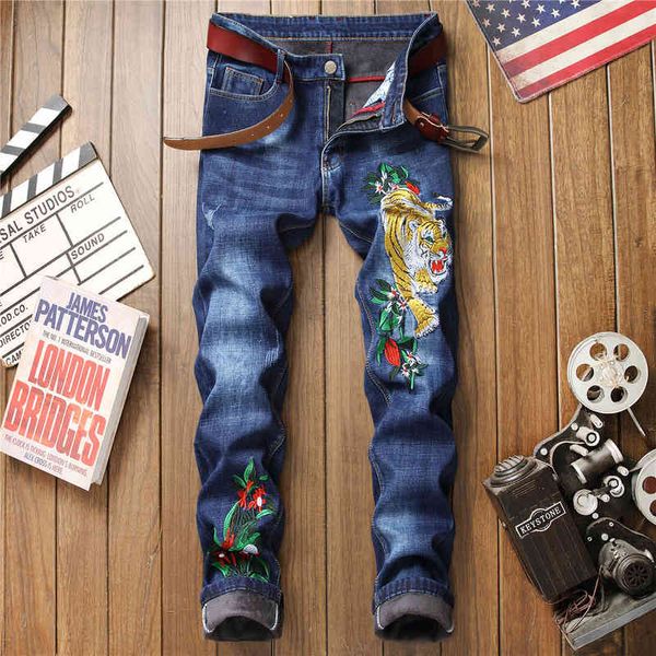 

winter men's jeans plush thickened embroidery fashion pants, Blue
