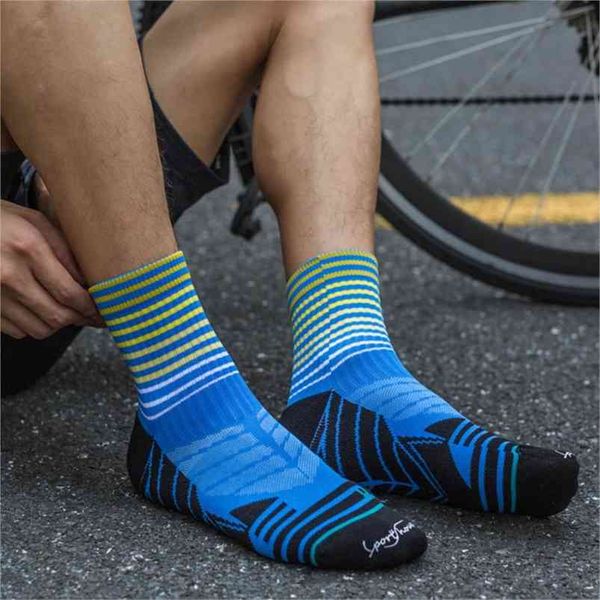 

3pairs men cotton breathable sweat wicking road riding socks professional cycling sports stockings comfortable shock absorption 210727, Black