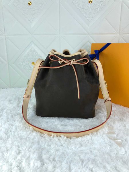 

2021 luxury fashion bag designer handbag backpacks luxurys bucket backpack famous leather handbags m42226 24x27x18cm