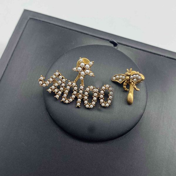 

bee asymmetric earrings female letter pearl earrings net red back hanging temperament earrings, Golden