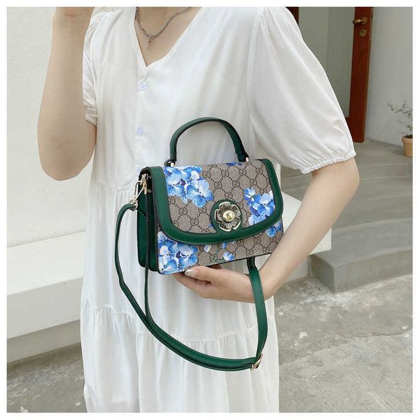 

2021 summer fashion printed handbag trend mature one shoulder slant across women's national style flip