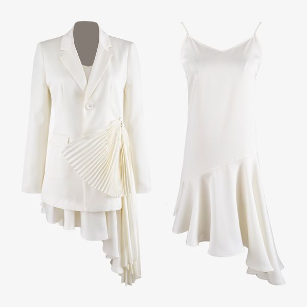 

2021 new solid notched pleated blazer female suspender women white fashionable two-piece suit dnig, Black;gray