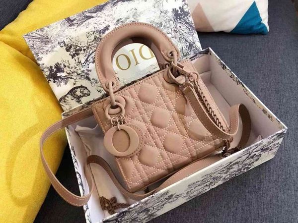 

this year's popular women's 2021 new fashion diagonal , versatile niche princess diana single shoulder bag