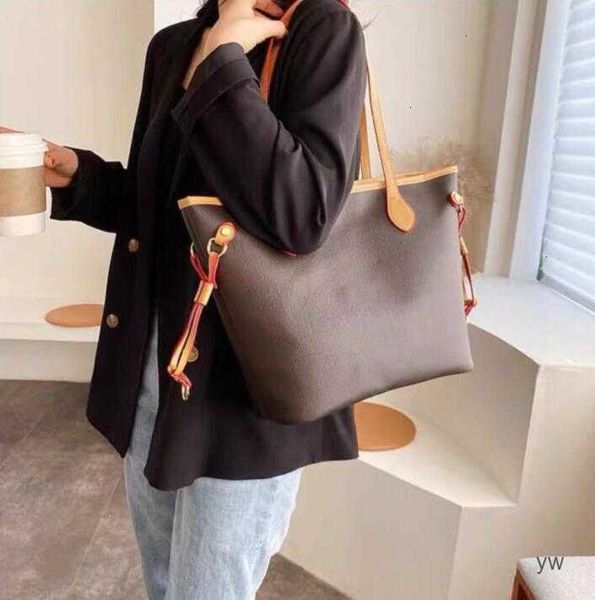 

2pcs/set high fashion women handbags flower ladies composite tote pu leather shoulder bags female messenger bag+smal bag