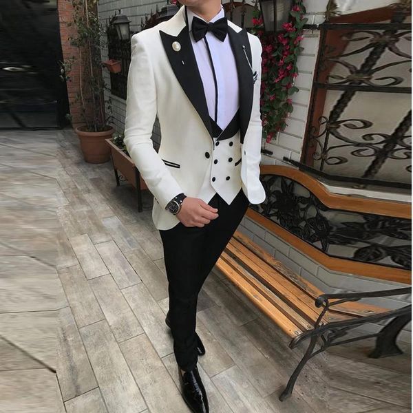 Homens 3 peças Slim Fit Ternos Negócios Noivo Noivo Noble Gray Branco Smoking para terno formal de casamento (blazer + calça + colete)