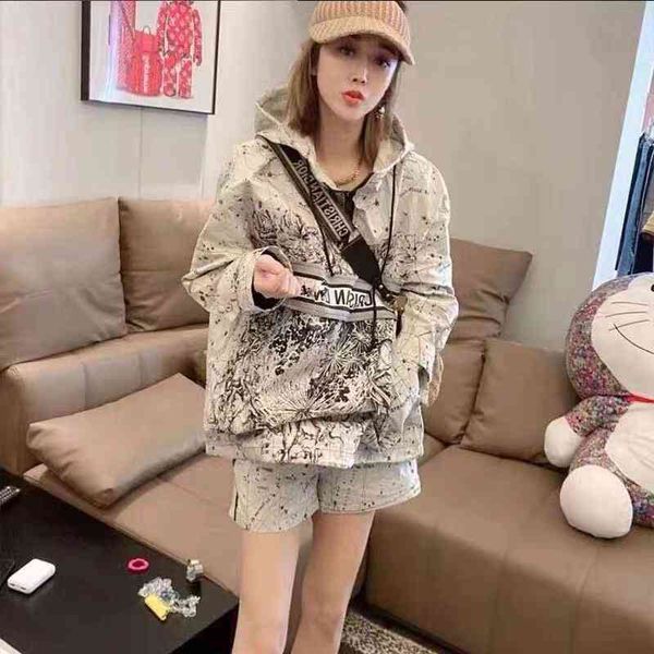 

2022 factory wholesale new model autumn winter net red same zipper letter print hoodie shorts casual suit, White