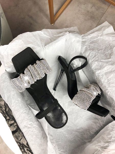 2021 Tasarımcı Lüks Kadın Nova Sandal Deri PVC Siyah Yüksek Topuklu Slingback Sandalet Yaz Bayanlar Moda Kristal Kenarlıklı Ayakkabı Kutusu Boyutu 35-40