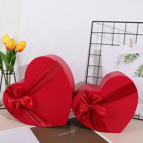 

1pcs red wedding candy box with souvenir heart-shaped valentine's day gift box peach heart gift