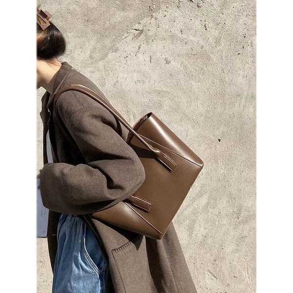 

evening bags women's large capacity 2021 tide online celebrity retro portable tote bag niche design shoulder armpit