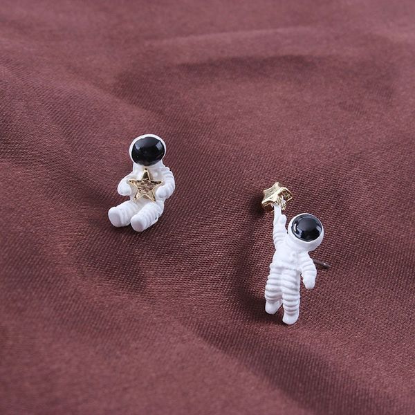 

e3653 new cute astronaut earrings feminism net red star asymmetric earrings, Golden