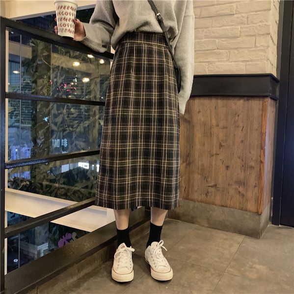 

2021 new long skirt womens vintage plaid skirts clothes black harajuku summer high waist white bodycon fashion 0apl