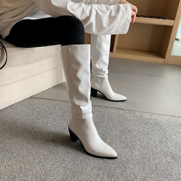 

dress shoes boots in autumn and winter of 2021, Black