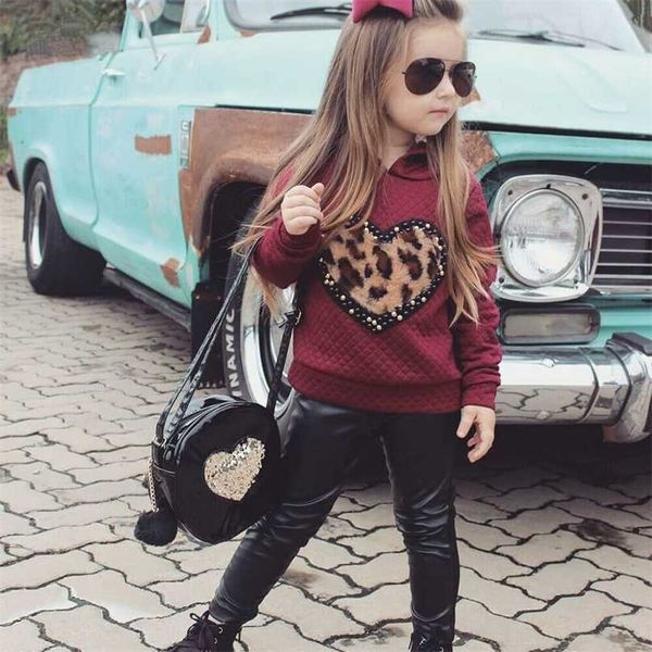 6M-5Y Kleinkind Baby Kind Mädchen Kleidung Set Liebe Herz Perle Langarm T-shirt Hosen Outfits Kinder Mädchen Kostüme Herbst winter 211104