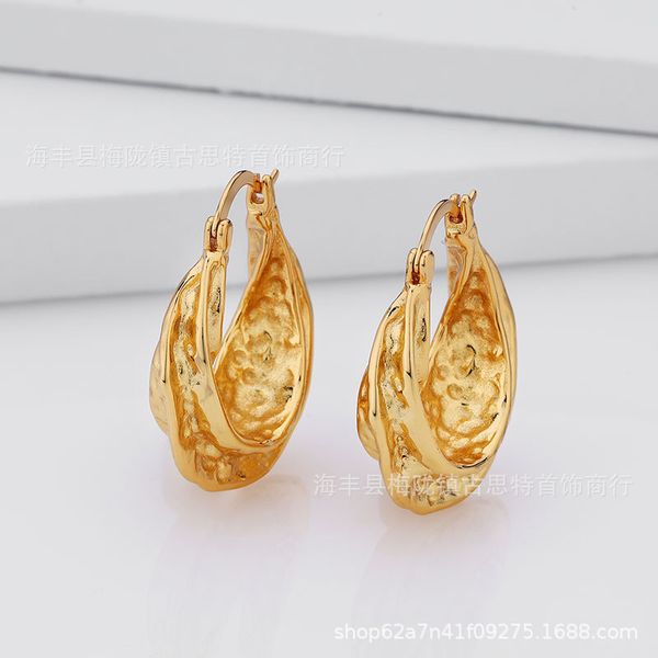 

2021 new designer hand hammered concave convex texture electroplating swirl earrings, Golden